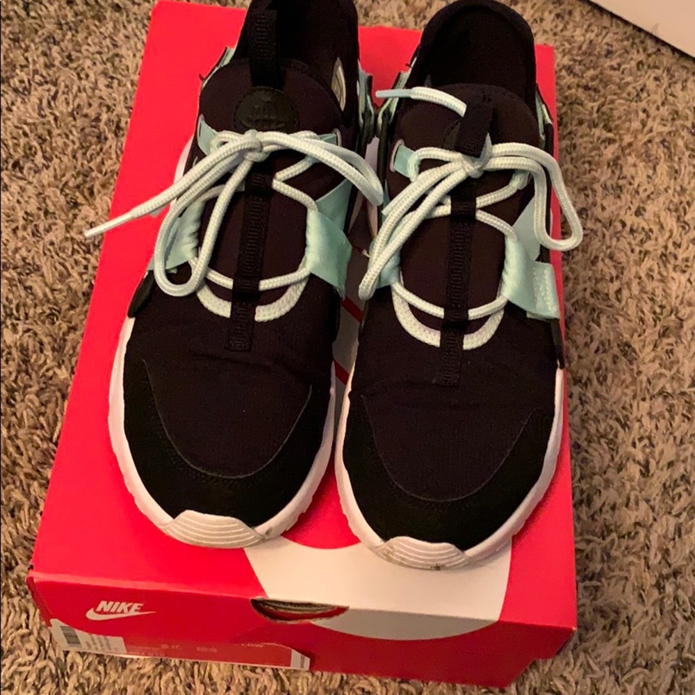 Nike air huarache city low